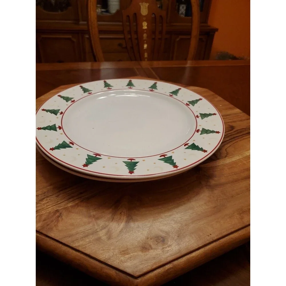 2 Dinner Plate Magic of Santa by SAKURA